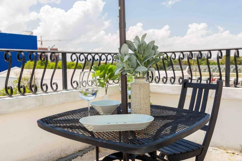 Apartamento Downtown 1-Br With Balcony - 5 Minutes To Wynwood Miami Exterior foto